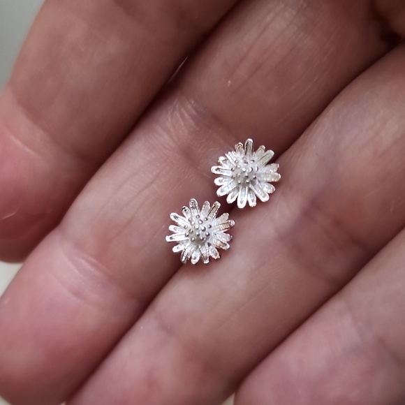 💚💎925 Sterling  Sterling 925 Silver Cute  Daisy Stud earring set - Picture 3 of 8
